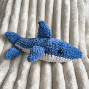 Fincsi, a horgolt cápa, Játék & Sport, Plüssállat & Játékfigura, Más figura, Horgolás, Hímzés, MESKA