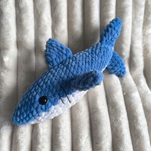 Fincsi, a horgolt cápa - játék & sport - plüssállat & játékfigura - más figura - Meska.hu