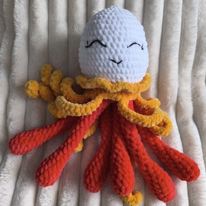 Medi, a horgolt kontrasztos medúza - játék & sport - plüssállat & játékfigura - más figura - Meska.hu