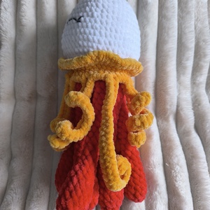 Medi, a horgolt kontrasztos medúza - játék & sport - plüssállat & játékfigura - más figura - Meska.hu