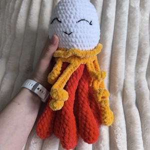 Medi, a horgolt kontrasztos medúza - játék & sport - plüssállat & játékfigura - más figura - Meska.hu