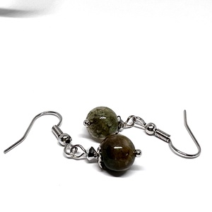 Lógós fülbevaló zöldes barnás jáspis ásvány gyönggyel - ékszer - fülbevaló - lógó fülbevaló - Meska.hu