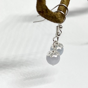 Lógós fülbevaló világoskék akvamarin ásvány gyönggyel - ékszer - fülbevaló - lógó fülbevaló - Meska.hu