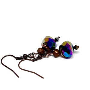 Vidám lógós fülbevaló színváltós, holografikus gyönggyel - ékszer - fülbevaló - lógó fülbevaló - Meska.hu