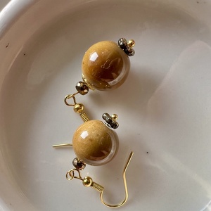 Okkersárga kézműves kerámia gyöngy lógós fülbevaló, Ékszer, Fülbevaló, Lógó fülbevaló, Ékszerkészítés, MESKA
