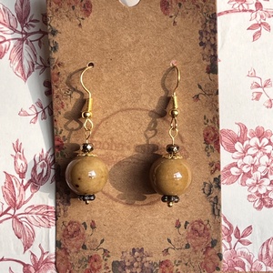 Okkersárga kézműves kerámia gyöngy lógós fülbevaló - ékszer - fülbevaló - lógó fülbevaló - Meska.hu