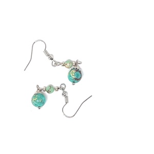 �Türkiz-álom kézműves howlit gyöngy lógós fülbevaló - Meska.hu