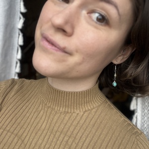 �Türkiz-álom kézműves howlit gyöngy lógós fülbevaló - ékszer - fülbevaló - lógó fülbevaló - Meska.hu