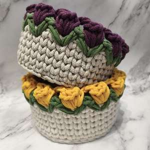 Horgolt tulipános kosárka - otthon & életmód - tárolás & rendszerezés - tárolókosár - Meska.hu