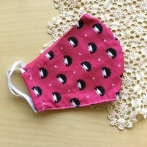 Rózsaszín sünis maszk, női gumis orrú arcmaszk, designer textil maszk - Meska.hu