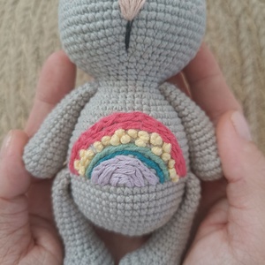 Horgolt nyuszi, különleges hímzéssel - játék & sport - plüssállat & játékfigura - nyuszi - Meska.hu