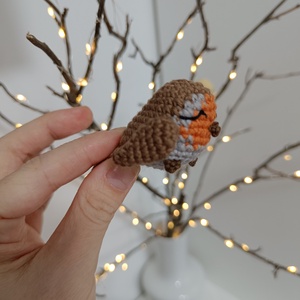 Horgolt kis vörösbegy - játék & sport - plüssállat & játékfigura - madár - Meska.hu