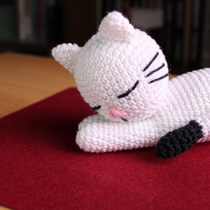 Sziszi, az alvó cica amigurumi antiallergén - Meska.hu
