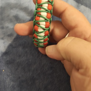 Kézzel font Paracord karkötő / Túlélő karkötő (21,5 cm � Piros-fehér-zöld / Fekete-sárga), Ékszer, Karkötő, Fonott karkötő, Fonás (csuhé, gyékény, stb.), MESKA