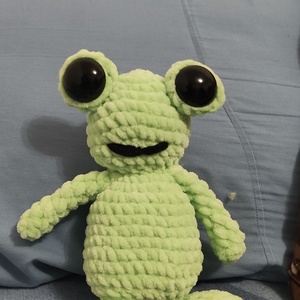 Horgolt zöld béka plüssfigura � Puha zsenília fonalból (25 cm), Játék & Sport, Plüssállat & Játékfigura, Béka, Horgolás, MESKA