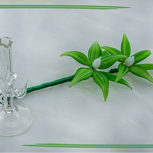 Üveg virág Zöld csíkos szirmokkal - otthon & életmód - dekoráció - asztal és polc dekoráció - díszüveg - Meska.hu