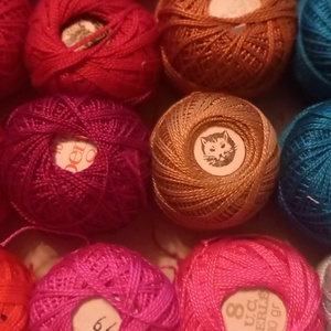 Hímzőfonal  - kellékek & szerszámok - rövidáru - fonal, cérna - hímzőfonal - Meska.hu