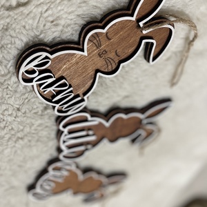 Névre szóló húsvéti nyuszi � egyedi gravírozott fa húsvéti dísz - ünnepi díszek, dekorációk - húsvéti díszek és dekorációk - húsvéti asztaldíszek - Meska.hu