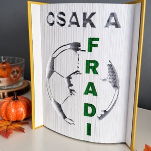 Csak a Fradi hajtogatott könyvszobor - Meska.hu