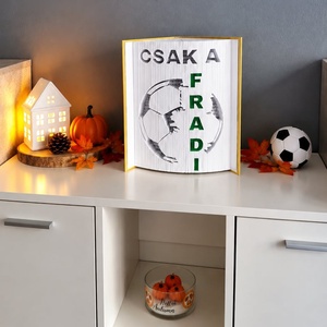 Csak a Fradi hajtogatott könyvszobor - otthon & életmód - dekoráció - asztal és polc dekoráció - könyvszobor - Meska.hu