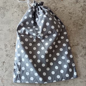 Nagy méretű kenyereszsák, frissentartó zsák, pékárus zsák-Szürke alapon fehér nagy pöttyös - táska & tok - bevásárlás & shopper táska - kenyeres zsák - Meska.hu