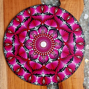 Piros színátmenetes Valentin  nap ihlette kis mandala, Otthon & Életmód, Dekoráció, Spiritualitás, Mandala, Festészet, MESKA