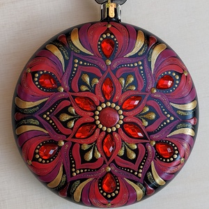 Kézzel festett, egyedi karácsonyfadísz mandala mintával pirosas-bordós-lilás színben 1 db - otthon & életmód - dekoráció - spiritualitás - mandala - Meska.hu Kézzel festett, egyedi karácsonyfadísz mandala mintával pirosas-bordós-lilás színben 1 db - otthon & életmód - dekoráció - spiritualitás - mandala - Meska.hu