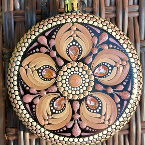Kézzel festett, egyedi karácsonyfadísz mandala mintával, bézses-barnás  színben  1 db, Otthon & Életmód, Dekoráció, Spiritualitás, Mandala, Festészet, Festett tárgyak, MESKA