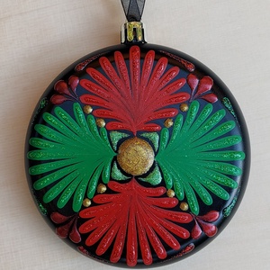Kézzel festett, egyedi karácsonyfadísz mandala mintával, piros-zöld színben  1 db - otthon & életmód - dekoráció - spiritualitás - mandala - Meska.hu Kézzel festett, egyedi karácsonyfadísz mandala mintával, piros-zöld színben  1 db - otthon & életmód - dekoráció - spiritualitás - mandala - Meska.hu