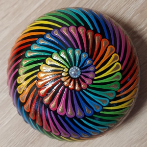 8 cm-es Spirál szivárványos mandalakő - otthon & életmód - dekoráció - spiritualitás - mandala - Meska.hu