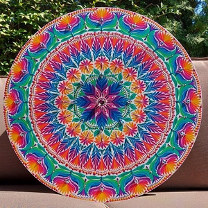 55 cm-es Varázslatos kert mandala vibráló szivárvány színekkel, Otthon & Életmód, Dekoráció, Spiritualitás, Mandala, Festészet, Festett tárgyak, MESKA