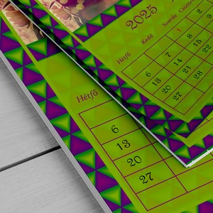 2026-os A4-es falinaptár zöld -lila háromszöges - otthon & életmód - dekoráció - fali és függő dekoráció - falinaptár & öröknaptár - Meska.hu