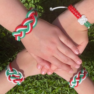 Nemzeti színű karkötő  - ékszer - karkötő - fonott karkötő - Meska.hu