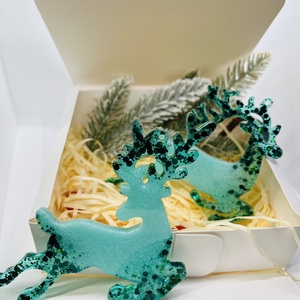 Epoxy rénszarvas dísz szett  Zöld csillogás - karácsony - karácsonyi lakásdekoráció - karácsonyfadíszek - Meska.hu