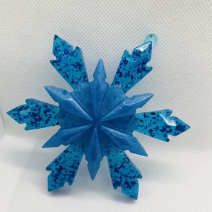 Epoxy hópehely dísz  A tél csillogása a fán - karácsony - karácsonyi lakásdekoráció - karácsonyfadíszek - Meska.hu