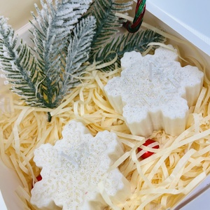 Hópehely Gyertya  Almáspite Illattal, Otthon & Életmód, Gyertya, illat, aroma, Gyertya, Gyertya-, mécseskészítés, MESKA