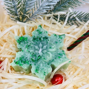 Zöld Karácsonyi Gyertyaszett  Fenyőfa és Hópehely - karácsony - karácsonyi lakásdekoráció - karácsonyi illatgyertya, mécses - Meska.hu