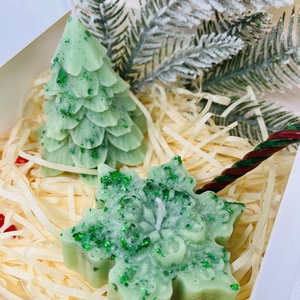 Zöld Karácsonyi Gyertyaszett  Fenyőfa és Hópehely, Karácsony, Karácsonyi lakásdekoráció, Karácsonyi illatgyertya, mécses, Gyertya-, mécseskészítés, MESKA