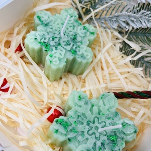 Zöld Hópehely Gyertyaszett  - karácsony - karácsonyi lakásdekoráció - karácsonyi illatgyertya, mécses - Meska.hu