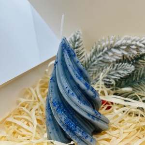 Kék Csillámos Fenyő Gyertya, Karácsony, Karácsonyi lakásdekoráció, Karácsonyi illatgyertya, mécses, Gyertya-, mécseskészítés, MESKA