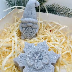 Szürke Manó és Hópehely Gyertya Szett, Karácsony, Karácsonyi lakásdekoráció, Karácsonyi illatgyertya, mécses, Gyertya-, mécseskészítés, MESKA