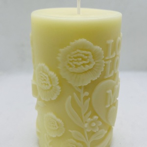 Anyák napi tömb gyertya � Love Mom felirattal - otthon & életmód - gyertya, illat, aroma - gyertya - Meska.hu