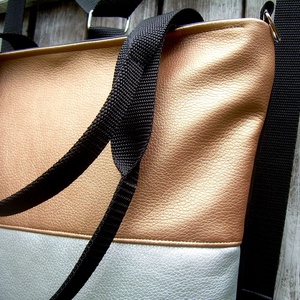 CITY BAG HÁTIZSÁK/OLDALTÁSKA/VÁLLTÁSKA : Egy kis luxus 4. - táska & tok - kézitáska & válltáska - válltáska - Meska.hu CITY BAG HÁTIZSÁK/OLDALTÁSKA/VÁLLTÁSKA : Egy kis luxus 4. - táska & tok - kézitáska & válltáska - válltáska - Meska.hu