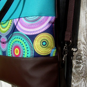 CITY BAG HÁTIZSÁK/OLDALTÁSKA/VÁLLTÁSKA : Színpompás körök barnával és türkizzel :) - táska & tok - hátizsák - Meska.hu CITY BAG HÁTIZSÁK/OLDALTÁSKA/VÁLLTÁSKA : Színpompás körök barnával és türkizzel :) - táska & tok - hátizsák - Meska.hu
