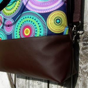CITY BAG HÁTIZSÁK/OLDALTÁSKA/VÁLLTÁSKA : Színpompás körök barnával és türkizzel :) - táska & tok - hátizsák - Meska.hu CITY BAG HÁTIZSÁK/OLDALTÁSKA/VÁLLTÁSKA : Színpompás körök barnával és türkizzel :) - táska & tok - hátizsák - Meska.hu