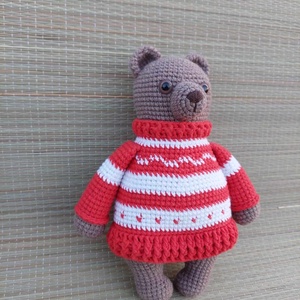 Horgolt pulóveres maci - amigurumi - játék & sport - plüssállat & játékfigura - maci - Meska.hu