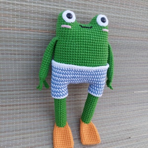 Horgolt gatyás béka - amigurumi - játék & sport - plüssállat & játékfigura - béka - Meska.hu