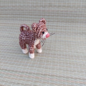 Horgolt barna cirmos cica - amigurumi, Játék & Sport, Plüssállat & Játékfigura, Cica, Horgolás, Baba-és bábkészítés, MESKA