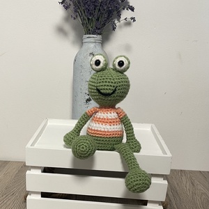 Amigurumi béka csíkos pólóban/szoknyában - játék & sport - plüssállat & játékfigura - béka - Meska.hu