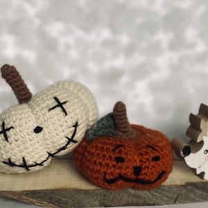 Amigurumi tök dekoráció  őszi, halloweeni kézműves dísz, Kellékek & szerszámok, Dekorációs kellékek, Őszi dekor, Őszi dekortök, Horgolás, Varrás, MESKA